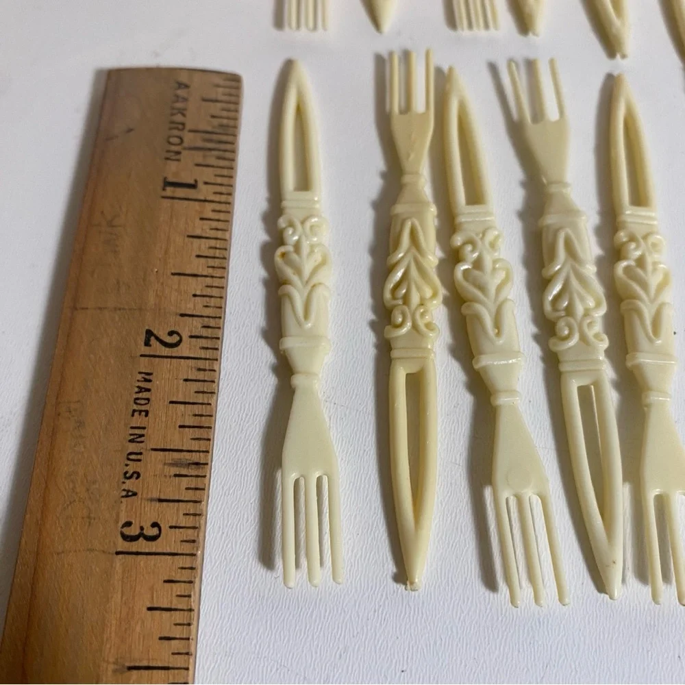 Vintage Celluloid Ivory Appetizer Picks And Floral Container 4.5” X 2” 30 Picks